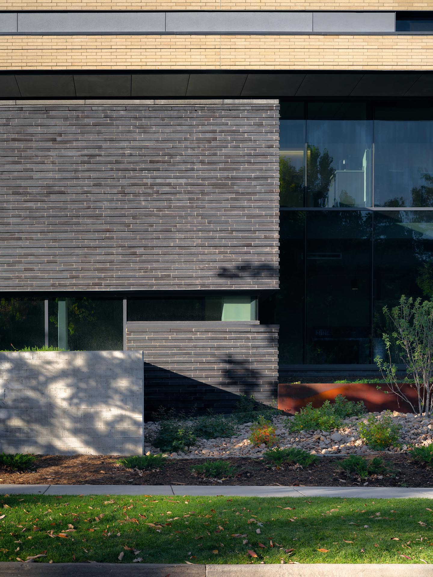 Exterior View Building Materials - Colorado School of Mines Beck Venture Center - Diggles Photography