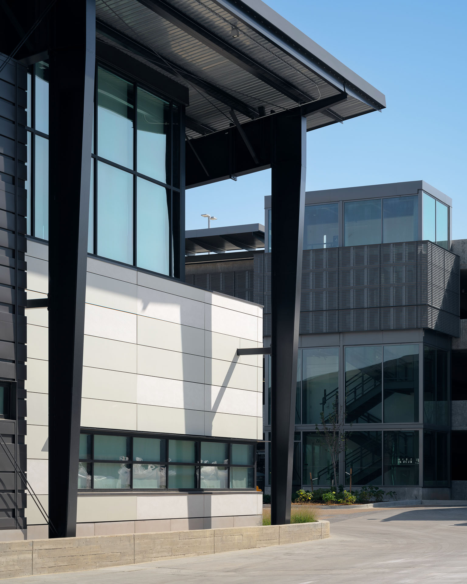 Exterior View Building Materials - Colorado School of Mines Labriola Innovation Hub - Diggles Photography