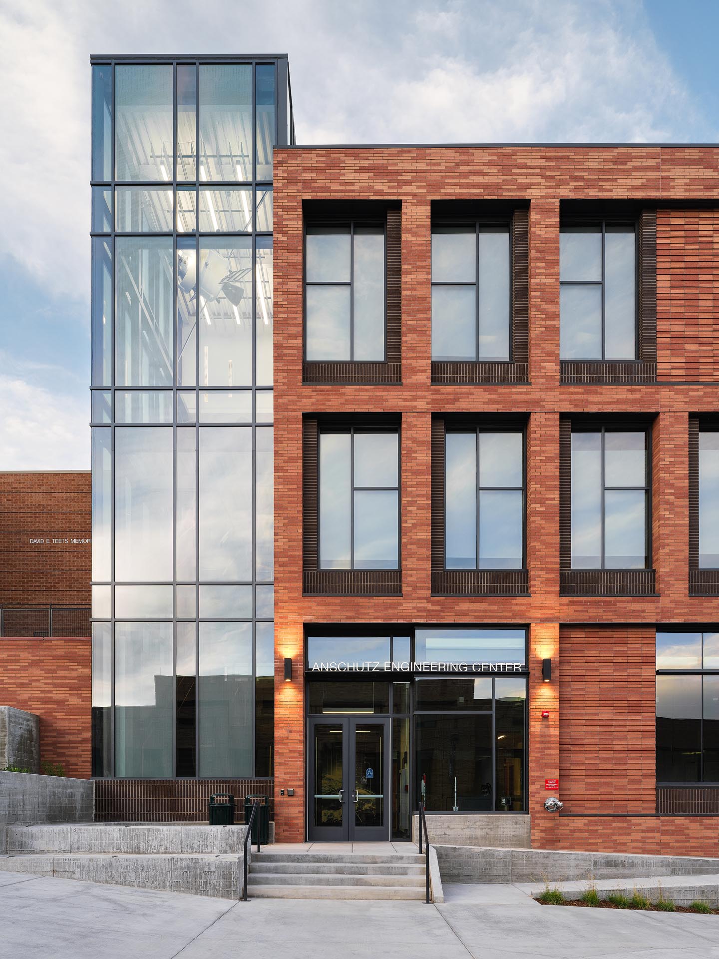 Exterior Vertical - UCCS Anschutz Engineering Center - Diggles Photography